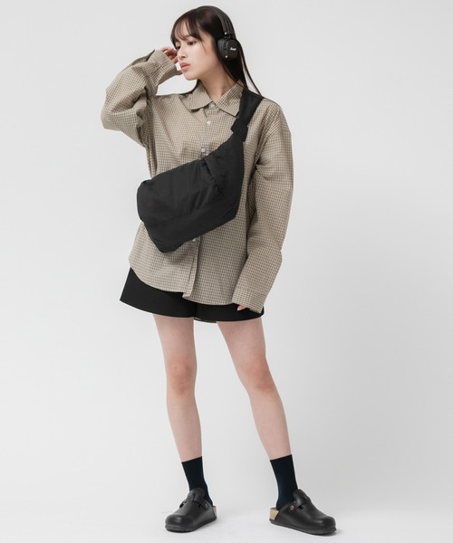HEILIS（ヘイリス）の「【定番人気！HIT ITEM！】ベルトサボサンダル / 春 クロッグシューズ スウェードタッチ レザータッチ 秋 冬 サボ 韓国 スエード ブラック ベージュ 合皮 サンダル スリッポン（スリッポン・レディース・ベージュ/ブラック/ブラック系その他・S/M/L）」の11枚目の写真