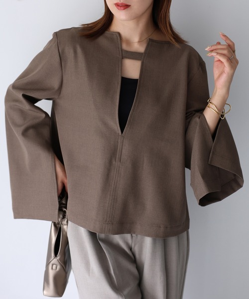 Riberry（リベリー）の「前後2WAYキーネックトップス（シャツ/ブラウス・レディース・ブラウン/グレイッシュベージュ/ブラック・FREE）」の14枚目の写真