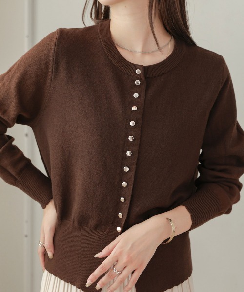 Bab（バブ）の「スカラップデザインニットカーデ（カーディガン/ボレロ・レディース・ベージュ/ブラウン/ブラック/オフホワイト・FREE）」の4枚目の写真