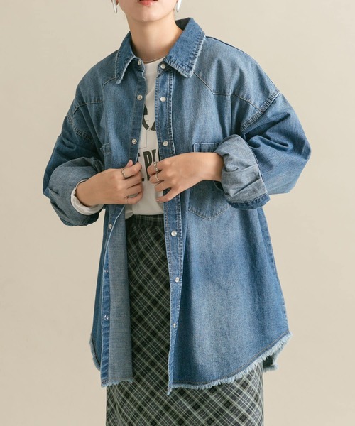 KBF（ケイビーエフ）の「オーバーデニムシャツ（シャツ/ブラウス・レディース・ブルー/ブラック・ONE）」の8枚目の写真