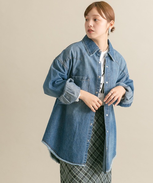 KBF（ケイビーエフ）の「オーバーデニムシャツ（シャツ/ブラウス・レディース・ブルー/ブラック・ONE）」の6枚目の写真