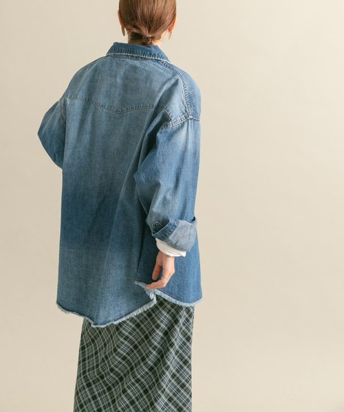 KBF（ケイビーエフ）の「オーバーデニムシャツ（シャツ/ブラウス・レディース・ブルー/ブラック・ONE）」の10枚目の写真