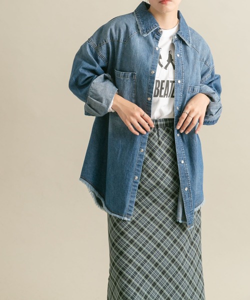 KBF（ケイビーエフ）の「オーバーデニムシャツ（シャツ/ブラウス・レディース・ブルー/ブラック・ONE）」の9枚目の写真