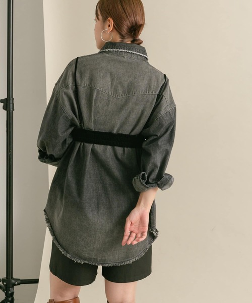 KBF（ケイビーエフ）の「オーバーデニムシャツ（シャツ/ブラウス・レディース・ブルー/ブラック・ONE）」の14枚目の写真