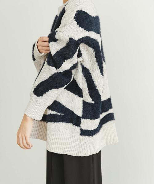 ITEMS URBANRESEARCH（アイテムズ アーバンリサーチ）の「モールフェザージャガードニット（ニット/セーター・レディース・チャコールグレー/アイボリー/ブラウン・FREE）」の11枚目の写真