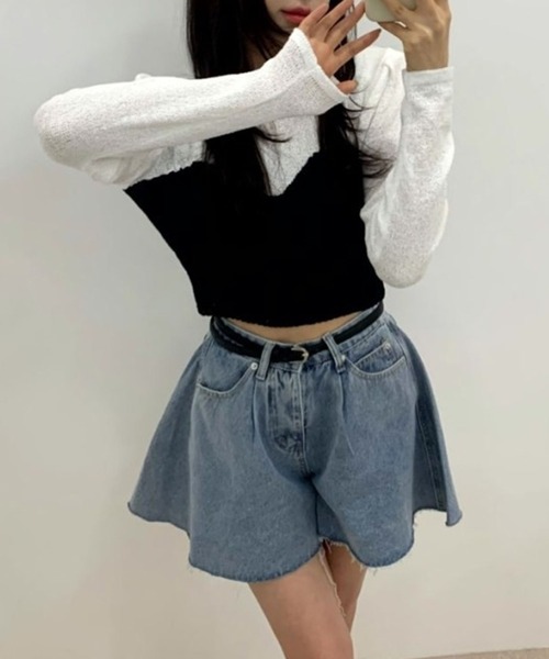 LYEON(リヨン)の「切りっぱなしフレアデニムショートパンツ/デニムスカパン(デニムパンツ・レディース・ブルー/ブラック・MEDIUM/SMALL)」の5枚目の写真