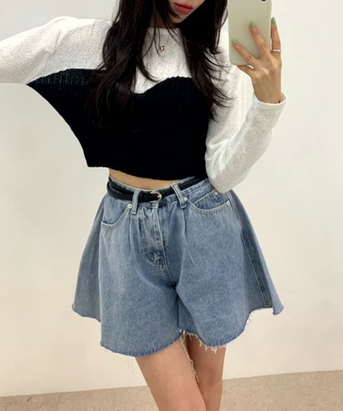 LYEON(リヨン)の「切りっぱなしフレアデニムショートパンツ/デニムスカパン(デニムパンツ・レディース・ブルー/ブラック・MEDIUM/SMALL)」の8枚目の写真