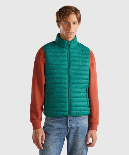 BENETTON (UNITED COLORS OF BENETTON)(ベネトンユナイテッドカラーズオブベネトン)の「【GREEN B】リサイクルナイロン無地中綿ベスト(ベスト・メンズ・グレイッシュブルー/グリーン・SMALL/MEDIUM)」の2枚目の写真