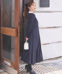 SWINGLE（スウィングル）の「バイカラー衿パイピングタックフレア