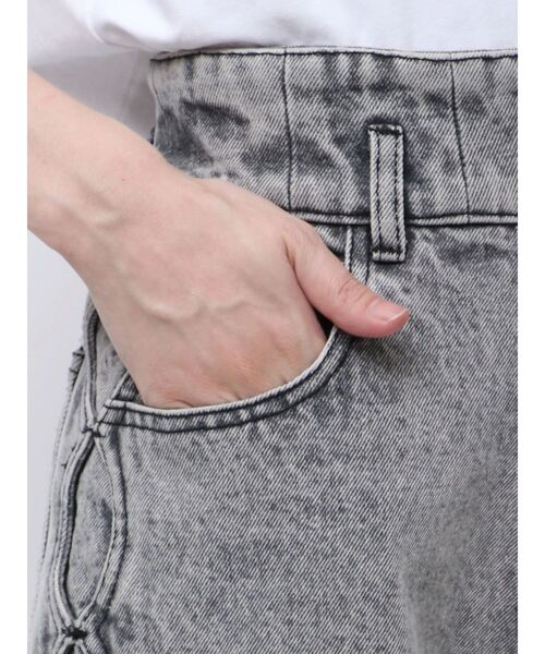 CALNAMUR（カルナムール）の「SIDE CUTTING RIBBON DENIM PT/サイドカッティングリボンデニムパンツ（デニムパンツ・レディース・ブラック/ライトブルー・SMALL/MEDIUM）」の22枚目の写真