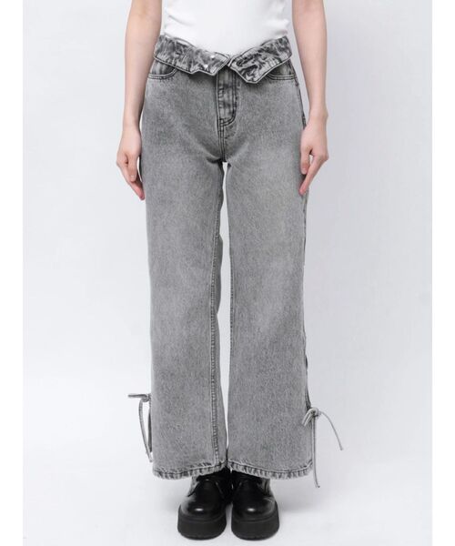 CALNAMUR（カルナムール）の「SIDE CUTTING RIBBON DENIM PT/サイドカッティングリボンデニムパンツ（デニムパンツ・レディース・ブラック/ライトブルー・SMALL/MEDIUM）」の5枚目の写真