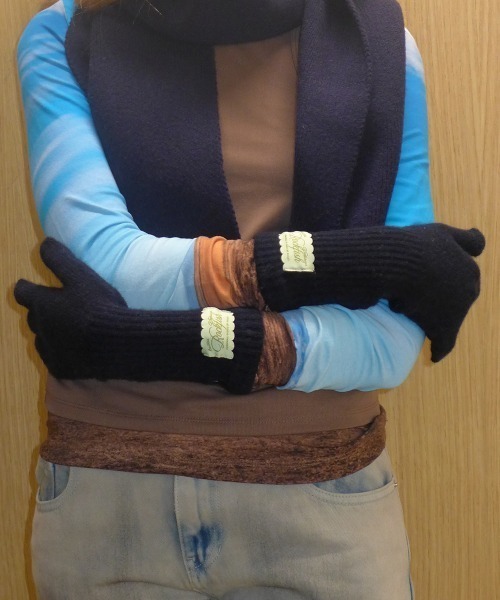 ROCKFISH WEATHERWEAR(ロックフィッシュウェザーウェア)の「FLUFFY LONG GLOVES(手袋・レディース・スカイブルー/イエロー/ネイビー/ベージュ/クリーム/グレー/ピンク/ブラウン/ライトグレー・FREE)」の7枚目の写真