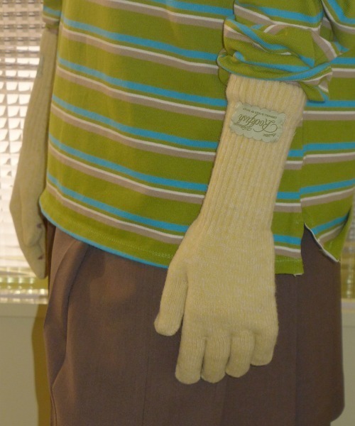 ROCKFISH WEATHERWEAR(ロックフィッシュウェザーウェア)の「FLUFFY LONG GLOVES(手袋・レディース・スカイブルー/イエロー/ネイビー/ベージュ/クリーム/グレー/ピンク/ブラウン/ライトグレー・FREE)」の8枚目の写真