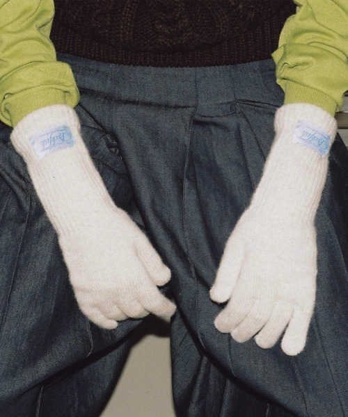 ROCKFISH WEATHERWEAR(ロックフィッシュウェザーウェア)の「FLUFFY LONG GLOVES(手袋・レディース・スカイブルー/イエロー/ネイビー/ベージュ/クリーム/グレー/ピンク/ブラウン/ライトグレー・FREE)」の1枚目の写真