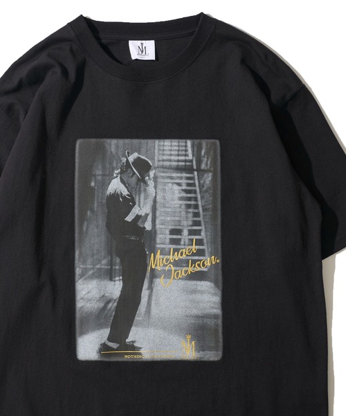 ADPOSION(アドポーション)の「【MICHAEL JACKSON/マイケル・ジャクソン】 リラックスフィット フロントプリント クルーネックTシャツ(Tシャツ/カットソー・レディース・チャコールグレー/ブラック・MEDIUM/LARGE/X-LARGE)」の1枚目の写真