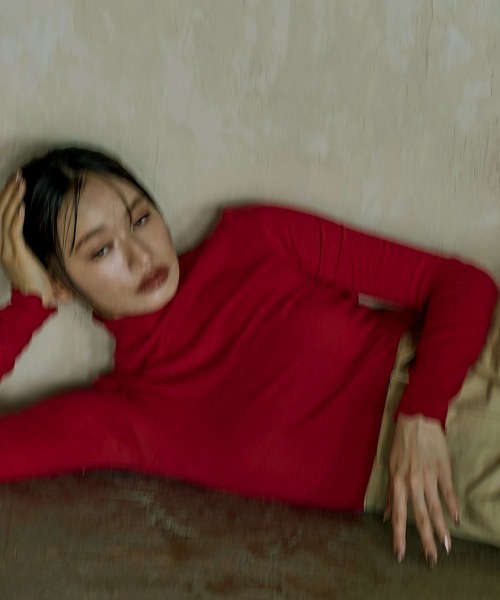 marjour(マージュール)の「SHEER TURTLE KNIT(ニット/セーター・レディース・ブラウン/レッド/オフホワイト・MEDIUM)」の4枚目の写真