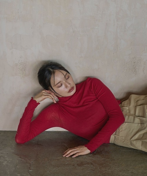 marjour(マージュール)の「SHEER TURTLE KNIT(ニット/セーター・レディース・ブラウン/レッド/オフホワイト・MEDIUM)」の9枚目の写真