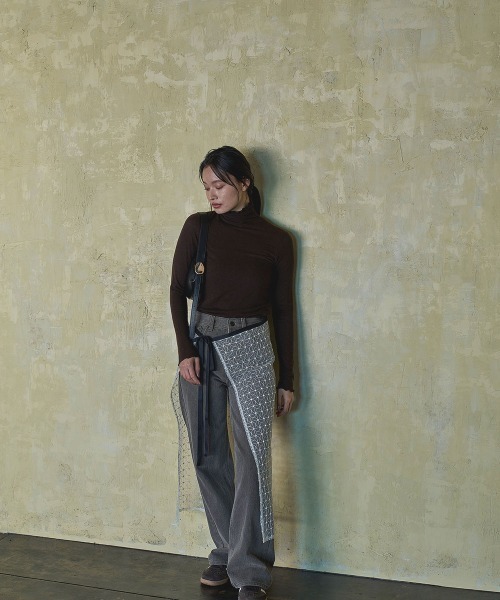 marjour(マージュール)の「SHEER TURTLE KNIT(ニット/セーター・レディース・ブラウン/レッド/オフホワイト・MEDIUM)」の11枚目の写真