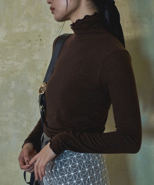 marjour(マージュール)の「SHEER TURTLE KNIT(ニット/セーター・レディース・ブラウン/レッド/オフホワイト・MEDIUM)」の13枚目の写真