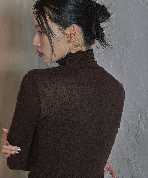 marjour(マージュール)の「SHEER TURTLE KNIT(ニット/セーター・レディース・ブラウン/レッド/オフホワイト・MEDIUM)」の20枚目の写真