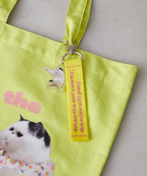 BIRTHDAY BAR（バースデイバー）の「Pechanko Cats　アクリルキーホルダー（キーホルダー・レディース・グリーン/ブルー/イエロー・0）」の3枚目の写真