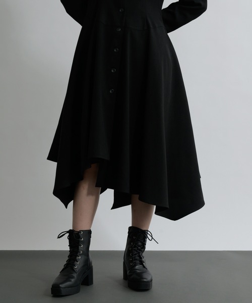 Ellno de Mavie(エルノデメヴィ)の「イレギュラーヘムシェイクワンピース(ワンピース・レディース・ブラック/ブルーグリーン・FREE)」の13枚目の写真