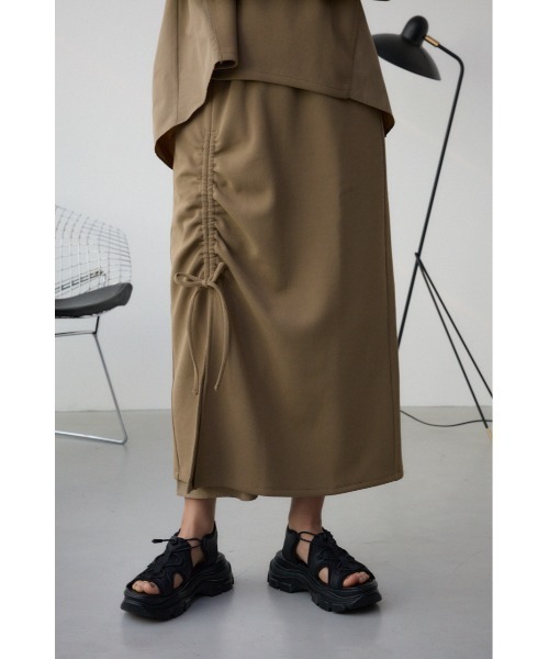 AZUL by moussy(アズールバイマウジー)の「フハクデザインドッキングスカート(スカート・レディース・アイボリー/ブラック/ベージュ・SMALL/MEDIUM)」の3枚目の写真