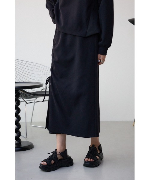 AZUL by moussy(アズールバイマウジー)の「フハクデザインドッキングスカート(スカート・レディース・アイボリー/ブラック/ベージュ・SMALL/MEDIUM)」の14枚目の写真
