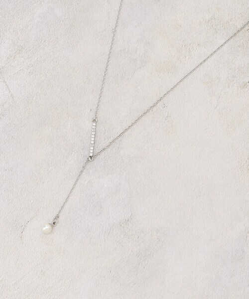 grove(グローブ)の「パール調ビジューバーY字ショートネックレス(ネックレス・レディース・ピンクゴールド/シルバー・00)」の3枚目の写真