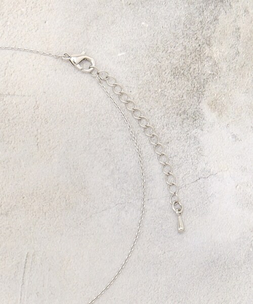 grove(グローブ)の「パール調ビジューバーY字ショートネックレス(ネックレス・レディース・ピンクゴールド/シルバー・00)」の5枚目の写真