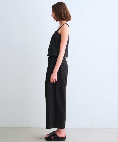 three dots(スリードッツ)の「サン ドライドクロス トップス(キャミソール・レディース・ベージュ/ダークカーキ/ブラック・SMALL)」の10枚目の写真