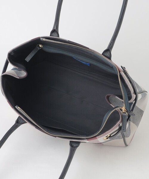BLUE LABEL CRESTBRIDGE(ブルーレーベルクレストブリッジ)の「クレストブリッジチェックキャンバスハトメトート(トートバッグ・レディース・ベージュ系その他・FREE)」の3枚目の写真