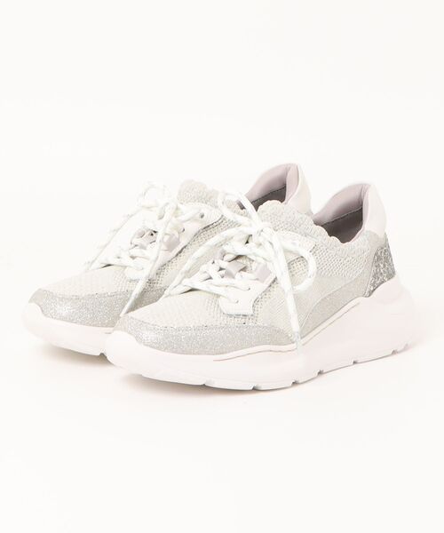 tsumori chisato WALK(ツモリチサトウォーク)の「レースアップ風スリッポンスニーカー(スニーカー・レディース・ブラック/ベージュ/アイボリー・24.5cm/23.0cm/24.0cm/22.0cm/22.5cm/23.5cm)」の2枚目の写真