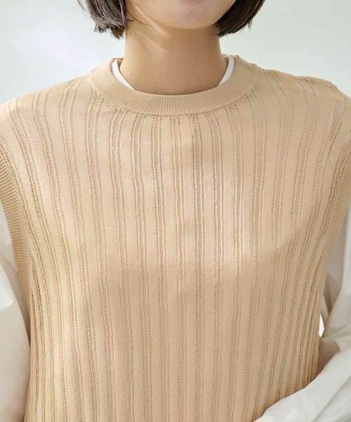 Arnold Palmer（アーノルドパーマー）の「シアーニット ベスト × シャツ レイヤード セット（アンサンブル・レディース・ライトベージュ/ブラック/ライトブルー・M/S/L）」の5枚目の写真