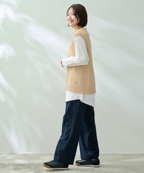 Arnold Palmer（アーノルドパーマー）の「シアーニット ベスト × シャツ レイヤード セット（アンサンブル・レディース・ライトベージュ/ブラック/ライトブルー・M/S/L）」の19枚目の写真