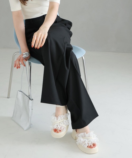 VIVIAN（ヴィヴィアン）の「シアークロスフリル厚底ストラップサンダル（サンダル・レディース・ブラック/グレー/アイボリー/ネイビー/ダークブラウン/クリアブラック/ライトグレー/ピンク・LL/S/M/L/SS）」の19枚目の写真