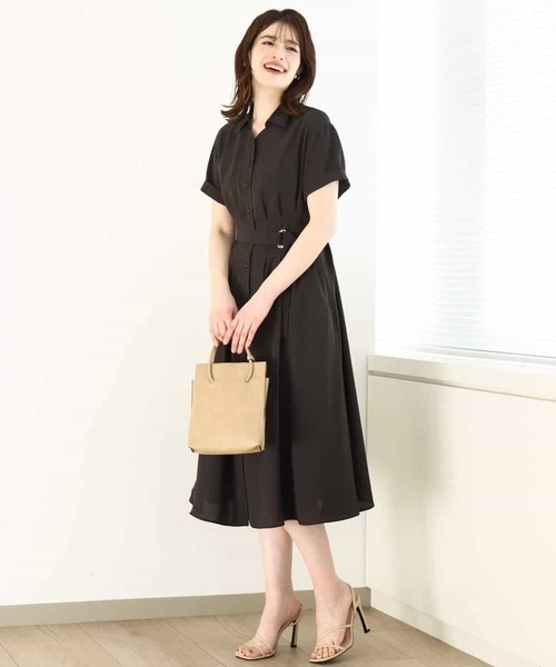 OFUON le MK(オフオンルエムケー)の「スキッパーネックシャツワンピース/洗える/WEB限定サイズあり(ワンピース・レディース・ブラウン系その他/グレイッシュベージュ・36/38/40)」の6枚目の写真