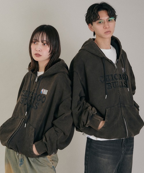 Perushu（ペルーシュ）の「Perushu / NBA ヘビーウェイトヴィンテージ加工ダブルジップロゴ刺繍スウェットフーディ（パーカー・メンズ・ベージュ/ネイビー/チャコールグレー/ライトイエロー/アイボリー/ブラック・LARGE/MEDIUM）」の18枚目の写真