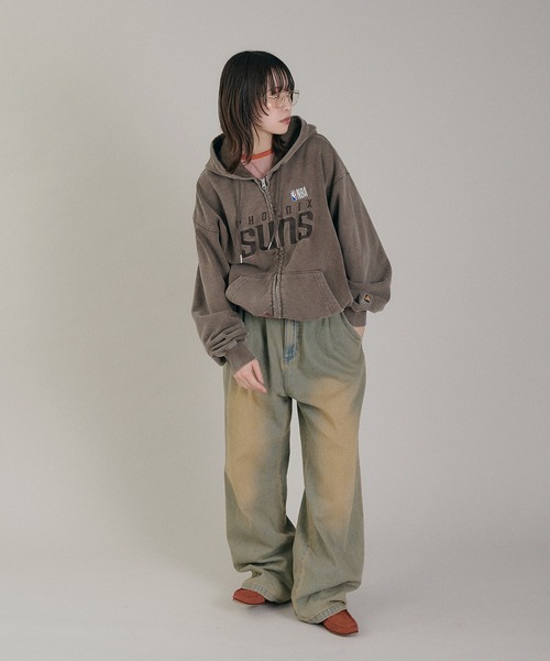 Perushu（ペルーシュ）の「Perushu / NBA ヘビーウェイトヴィンテージ加工ダブルジップロゴ刺繍スウェットフーディ（パーカー・メンズ・ベージュ/ネイビー/チャコールグレー/ライトイエロー/アイボリー/ブラック・LARGE/MEDIUM）」の9枚目の写真