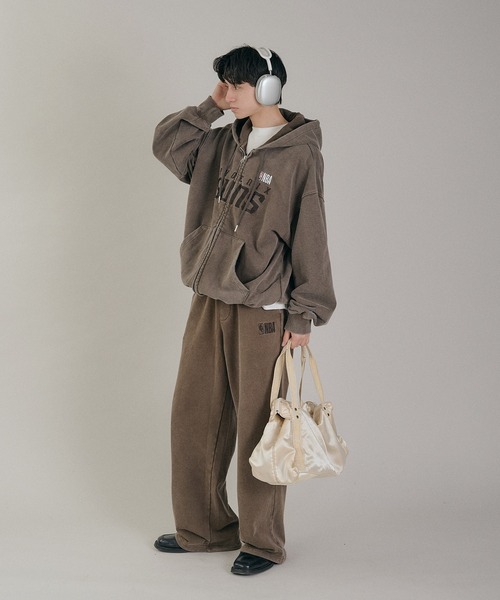 Perushu（ペルーシュ）の「Perushu / NBA ヘビーウェイトヴィンテージ加工ダブルジップロゴ刺繍スウェットフーディ（パーカー・メンズ・ベージュ/ネイビー/チャコールグレー/ライトイエロー/アイボリー/ブラック・LARGE/MEDIUM）」の12枚目の写真