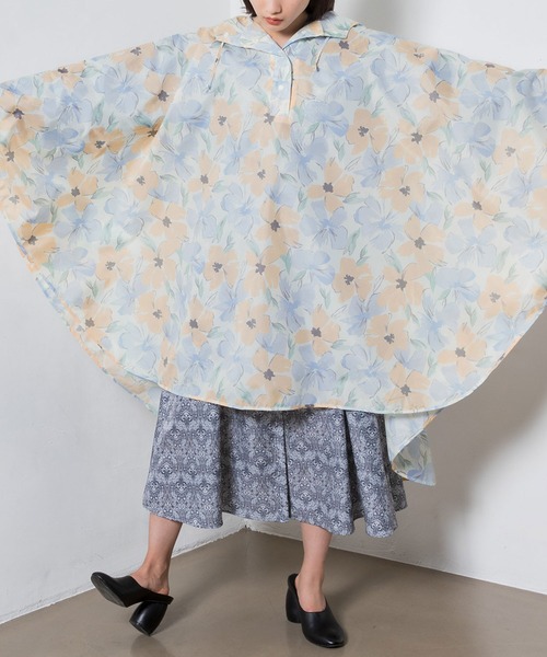 Wpc.(ダブリュピーシー)の「ワールドパーティー W.P.C R1093 ポンチョ(レインコート/ポンチョ・レディース・ベージュ/オフホワイト/グリーン系その他/ブルー系その他/オレンジ系その他/レッド系その他/ブルー系その他2/ブルー系その他4/レッド系その他2/ブルー系その他3・FREE)」の14枚目の写真