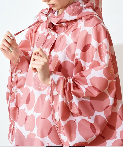 Wpc.(ダブリュピーシー)の「ワールドパーティー W.P.C R1093 ポンチョ(レインコート/ポンチョ・レディース・ベージュ/オフホワイト/グリーン系その他/ブルー系その他/オレンジ系その他/レッド系その他/ブルー系その他2/ブルー系その他4/レッド系その他2/ブルー系その他3・FREE)」の16枚目の写真
