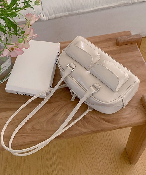 セール】ボストン型 サイドポケット付き ショルダーバッグ