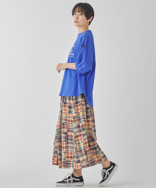 KRIFF MAYER Lady's Collection（クリフメイヤーレディースコレクション）の「【綿100%】楊柳刺繍Tシャツ（Tシャツ/カットソー・レディース・ナチュラル/カラフル/ブルー/イエロー/グレー/ブラック・MEDIUM/LARGE）」の22枚目の写真