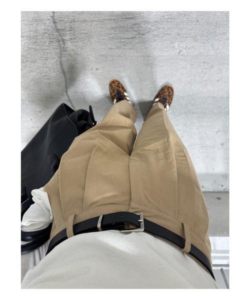 ISOOK(アイスー)の「ベルト付きコットンタックパンツ(chiica select) / サイズ展開あり トラウザー チノパン テーパード スラックス フォーマル オフィスカジュアル 2タック センタープレス ハイウエスト ベージュ ブラック(チノパンツ・レディース・ベージュ/ブラック・S/M)」の7枚目の写真