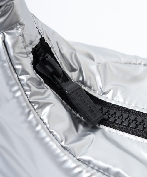 HUNTER（ハンター）の「HUNTER トラベル ホーボー シリング（ショルダーバッグ・レディース・ブラック/シルバー/ブルー・FREE）」の16枚目の写真