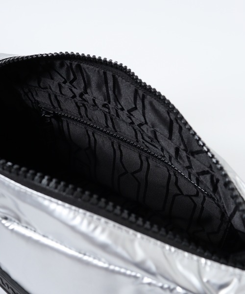 HUNTER（ハンター）の「HUNTER トラベル ホーボー シリング（ショルダーバッグ・レディース・ブラック/シルバー/ブルー・FREE）」の18枚目の写真