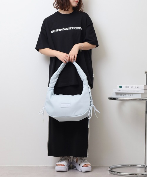 HUNTER（ハンター）の「HUNTER トラベル ホーボー シリング（ショルダーバッグ・レディース・ブラック/シルバー/ブルー・FREE）」の22枚目の写真