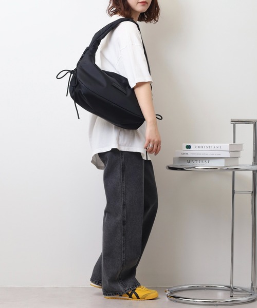 HUNTER（ハンター）の「HUNTER トラベル ホーボー シリング（ショルダーバッグ・レディース・ブラック/シルバー/ブルー・FREE）」の20枚目の写真