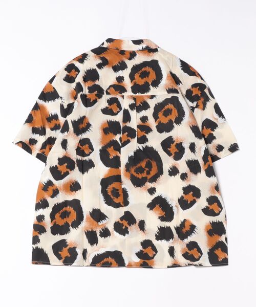 Revo.(レボ)の「【Revo.】ペイントレオパードパターンショートスリーブシャツ/メンズ(シャツ/ブラウス・メンズ・パープル/ホワイト/レッド・M/L)」の4枚目の写真